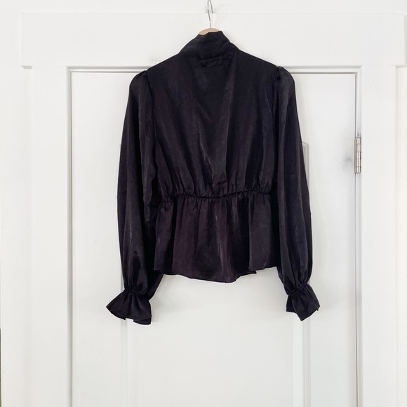 PrettyLittleThing Satin PussyBow Blouse Black - US 4 - Picture 6 of 8